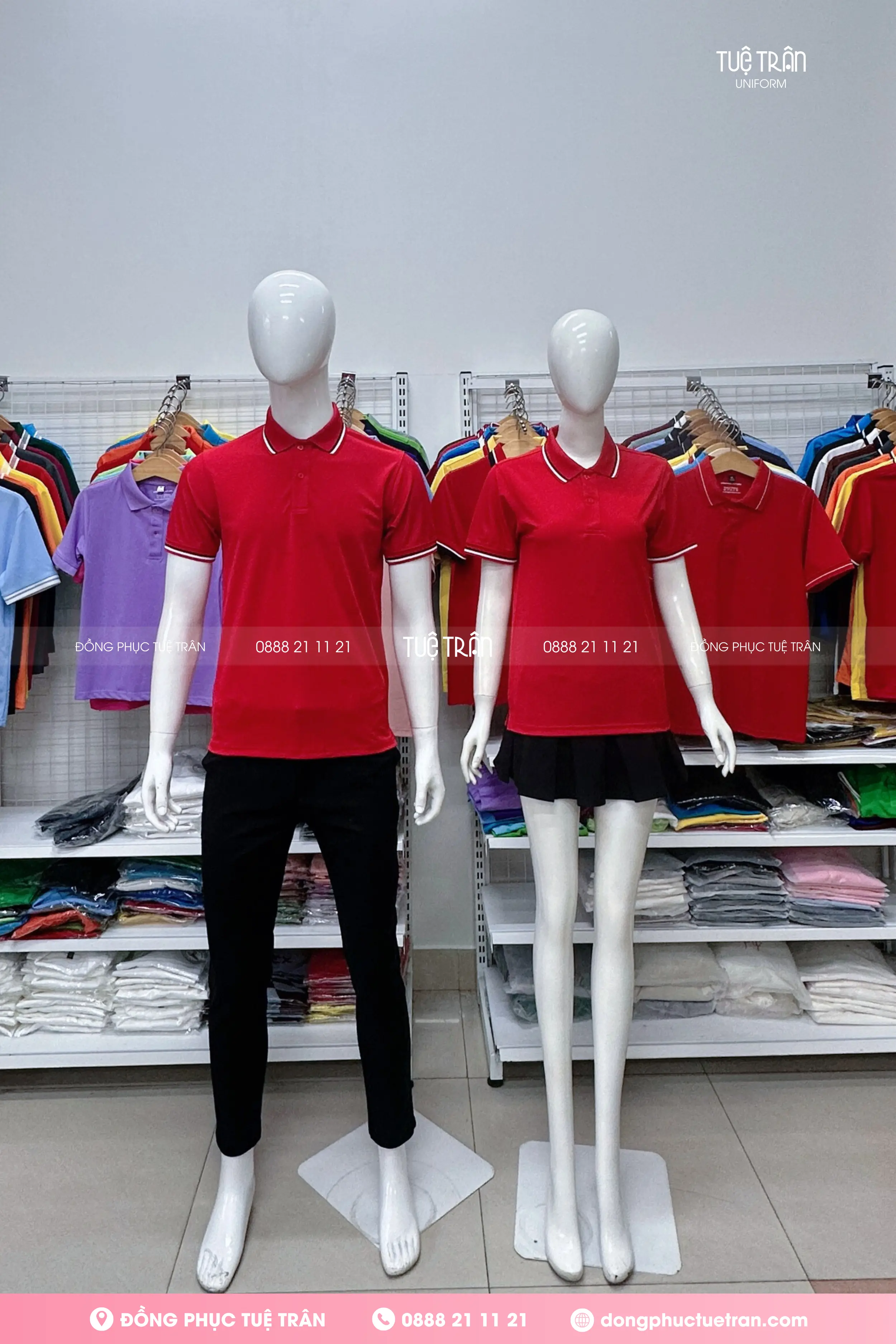 Đồng phục áo thun xẻ tà đỏ phối bo sọc